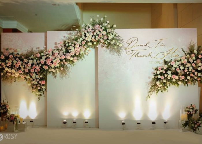 Wooden Backdrop Stand